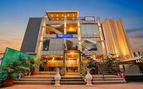 Fabhotel Golden Stone